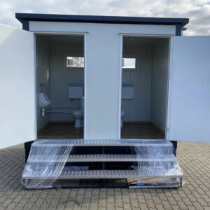 Doppelter Sanitärcontainer mit Abwassertank (weiß) – WC-Container mit integriertem Fäkalientank