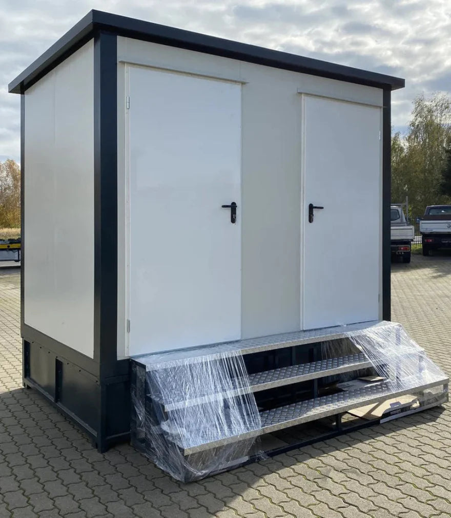 Doppelter Sanitärcontainer mit Abwassertank (weiß) – WC-Container mit integriertem Fäkalientank – Image 3
