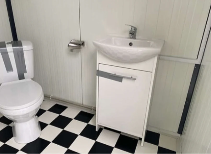 Sanitärcontainer 4 x 2 m mit Dusche und Doppel-WC – komplett ausgestatteter WC-Duschcontainer – Image 7