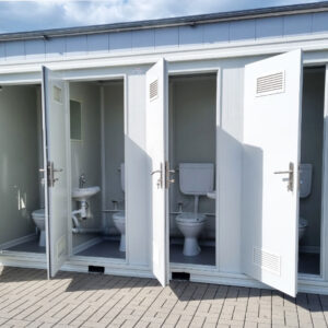 XXL Toilettencontainer mit 8 Kabinen für Veranstaltungen